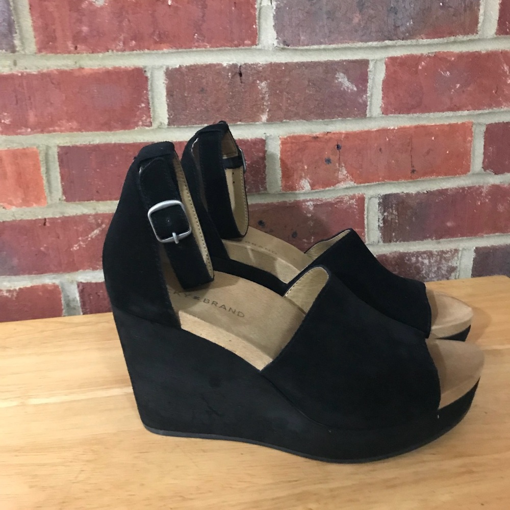 Lucky Brand Yemisa wedges, size 8.5